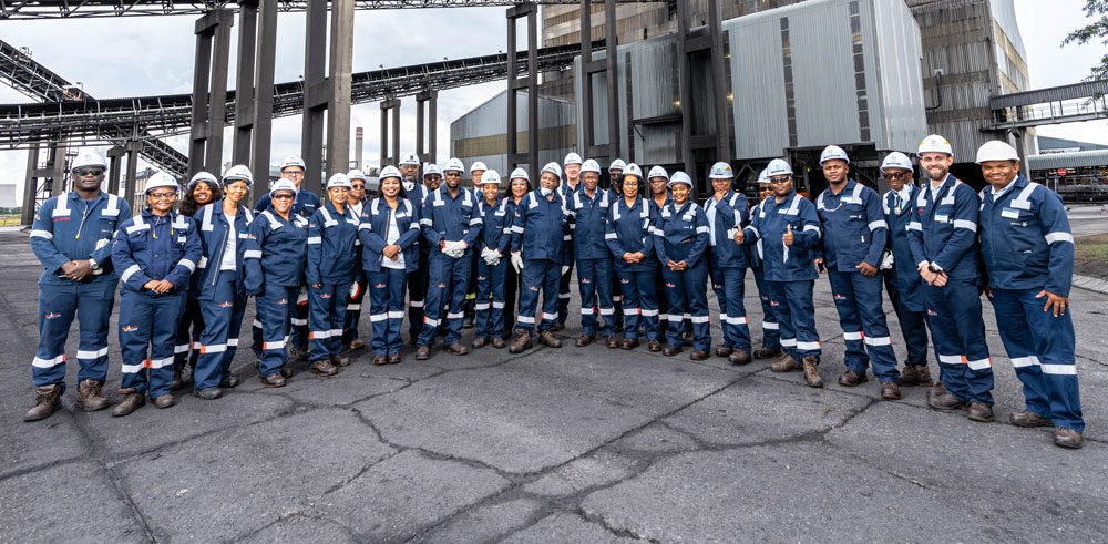 Sasol team with minister Gwede Mantashe at Destoning plant