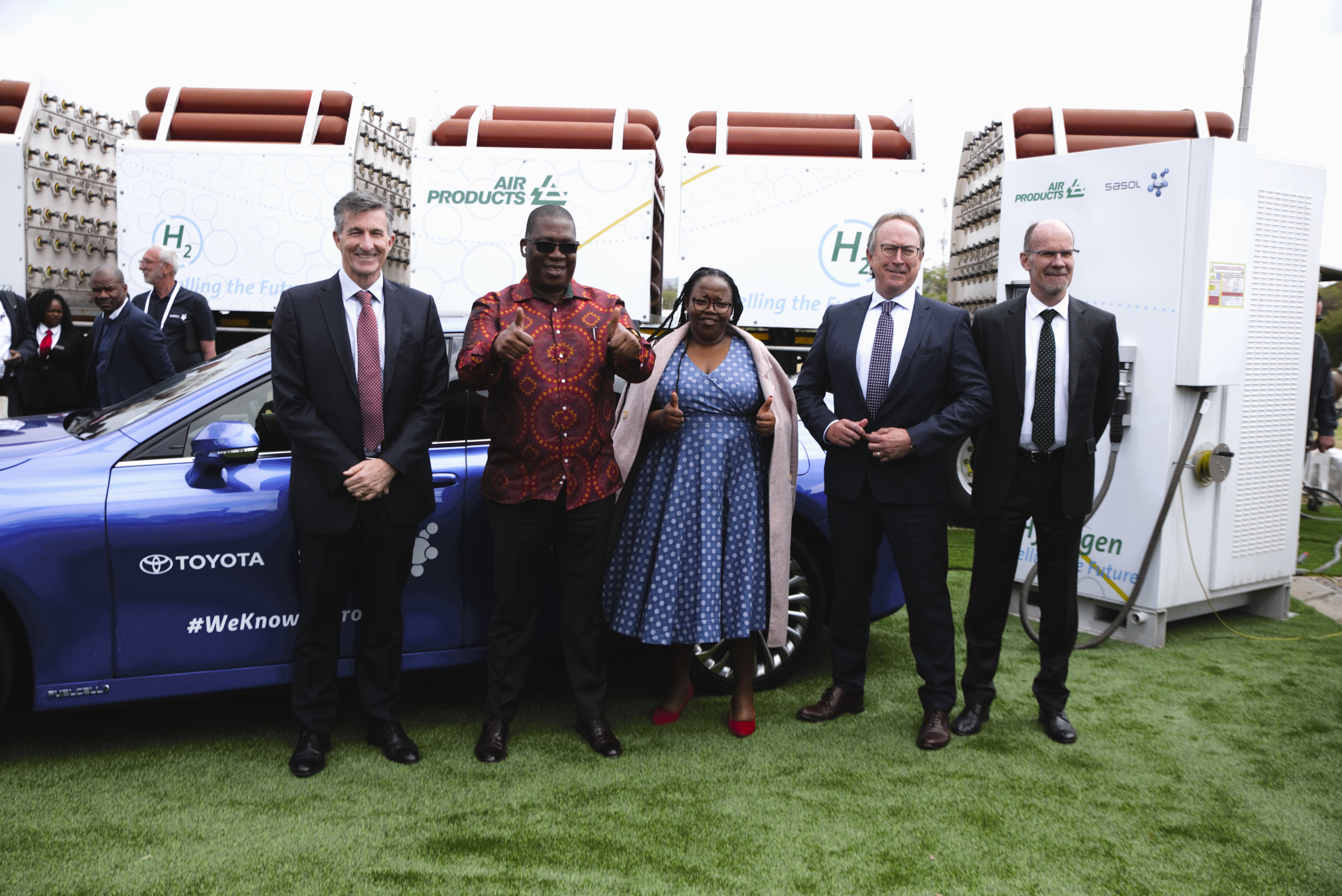 Toyota’s Andrew Kirby, Gauteng Premier Panyaza Lesufi, Sasol’s Fleetwood Grobler, Gauteng MEC for Transport Kedibone Diale Tlabela and Air Products SA’s Rob Richardson